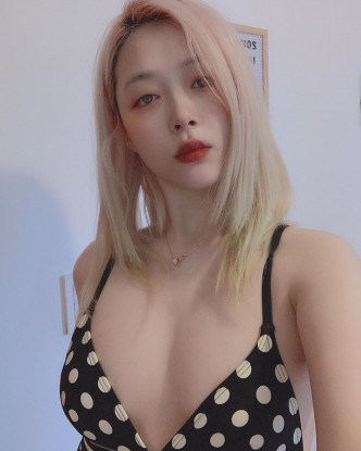 Sulli IG圖片