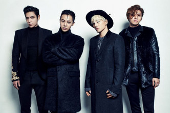 太阳（右二）成为BIGBANG成员中首名人父。