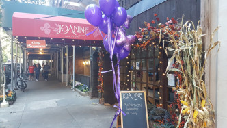 Lady GaGa父亲Joe Germanotta于纽约开设的意大利餐厅Joanne Trattoria。
