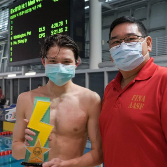 16歲的衛恆恩在男子400米個人四式游出4分26秒78佳績。