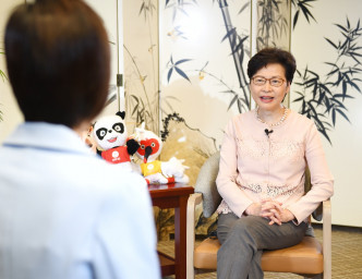 林鄭月娥接受陝西媒體訪問。新聞處圖片