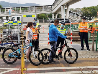 警方提醒骑单车人士单车安全的重要性。警方图片