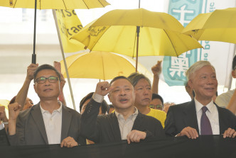 戴耀廷(中)及陈健民(左)就定罪及刑期提出上诉，朱耀明(右)就定罪提上诉。 资料图片