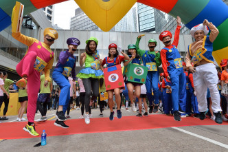 活動吸引52隊參加，有加者打扮成「超級馬里奧」出賽。