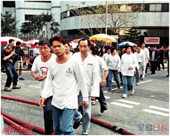 嘉顿四级火警﹐逾百嘉顿员工井然疏散。资料图片