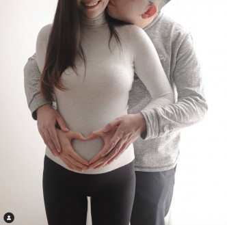宣布有喜

薛家燕兒子石耀庭在情人節於社交網宣布太太懷孕。
