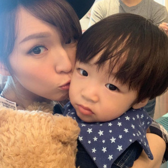 上周跟李君妍一起录影节目《姊妹淘》的孙慧雪，为免染疫传给2岁囝囝Riley，当日一收到即入住酒店隔离。