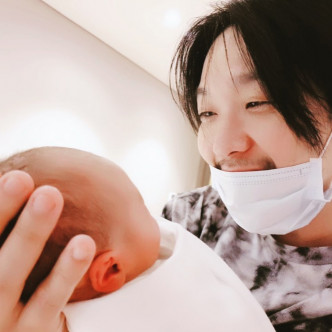 HAHA囡囡河Song於2019年出生，今年2歲。