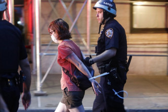紐約警方拘捕大批示威者。AP資料圖片