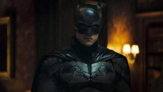 罗拔柏迪臣是新版《蝙蝠侠》男主角。（电影剧照）