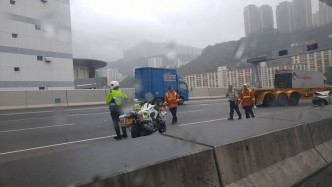 私家车司机昏迷送院。香港突发事故报料区图片