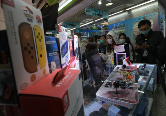售賣遊戲機的商鋪最受歡迎。