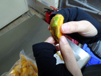 卫生局搜出绿色薯条。网上图片