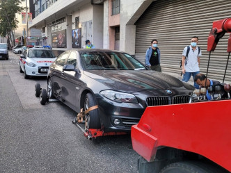 警方執法行動特別針對雙行泊車、在限制區及巴士站違例上落客或貨物等。警方圖片