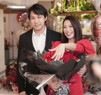炜哥昨日生日获拍拖3年的陈国强求婚。