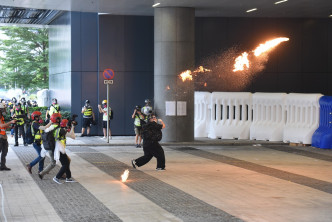 外交部驻港公署发言人敦促美国《纽约时报》停止为反中祸港分子撑腰打气。资料图片