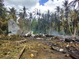菲律賓一架軍機在南部墜毀。AP圖片