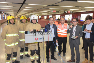 消防港島中區副指揮官董國強講述意外詳情。