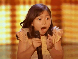 当年只有9岁的Celine参加美国节目《全美一叮》，曾夺得「Golden Buzzer」（黄金按钮）。节目截图