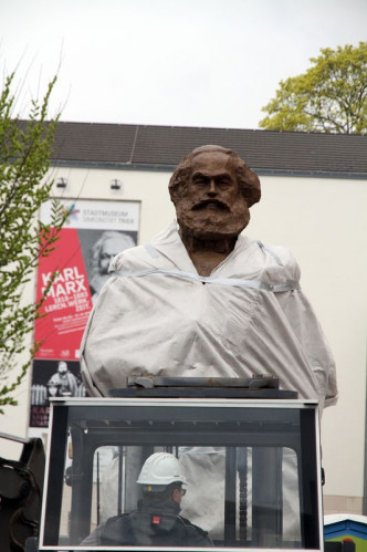 銅像將在下月5日馬克思冥壽當天正式揭幕。