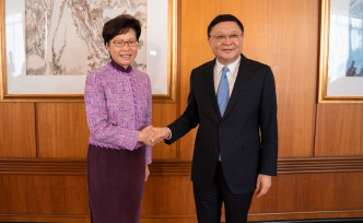 林郑月娥与深圳市委书记王伟中（右）会面。政府新闻处图片