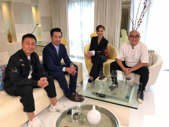 陈豪和黎耀祥接受Bob和伍姑娘主持的《Tiger's Talk》访问。