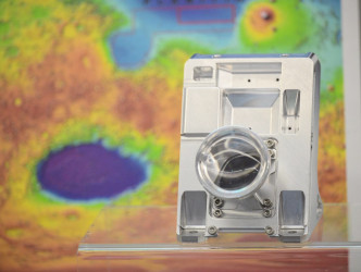團隊研發「落火狀態監視相機」，拍攝火星周圍環境及火星車的狀況。