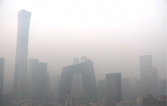 北京发出空气重污染黄色预警。网上图片
