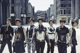 INFINITE是Woollim娛樂在2010年推出的7人男團。