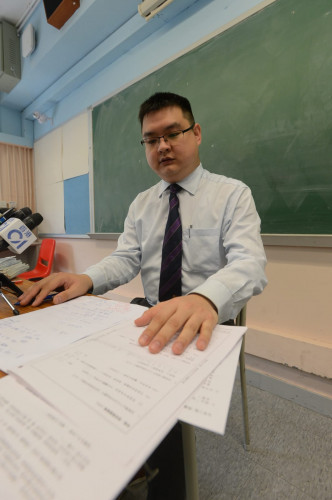 中文科教师张珉聪认为，阅读卷相比去年艰深。