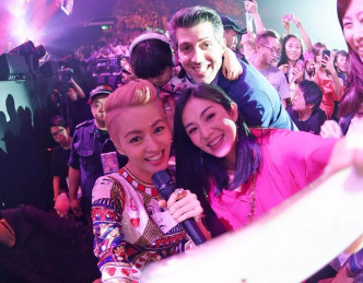 梁詠琪在香港開演唱會，楊采妮專程飛返港支持，姊妹情深。