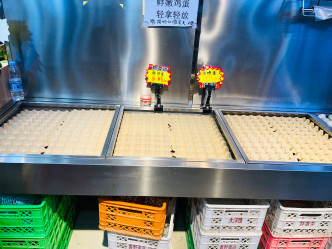 北京有超市蔬菜、水果、鲜肉出现缺货。网上图片