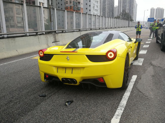 肇事的黄色法拉利458跑车，车价逾400万元。