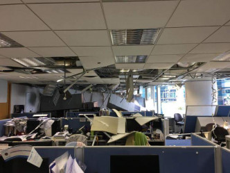 疑似红磡海滨广场办公室灾后图片曝光。Derek Kwan‎图片