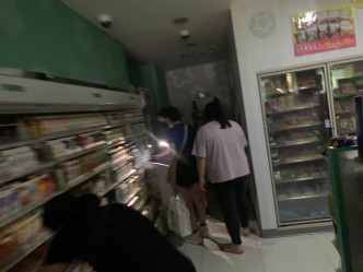 台灣的便利店7-11門市停電。網上圖片