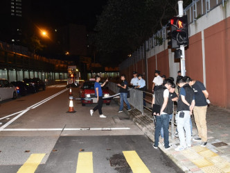 一名的士司机于白田邨被斩伤。