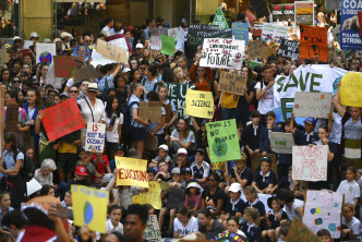 澳洲中小学生集体罢课示威。AP图片