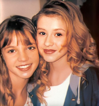 Britney與Christina於兒時已相識。