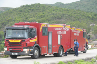 警方及消防到場拯救。黃文威攝