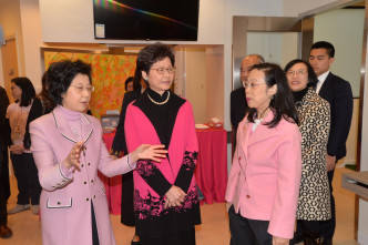 林郑月娥赞扬基金会多年来透过提升大众对乳癌的认识，推广乳健教育及乳健检查，为患者及其家属提供支援等，致力减低本地乳癌威胁。