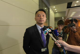 刘玉龙表示，海关至今共接获71名市民举报，估计涉及金额约百万元。