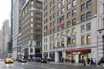 无印良品位于纽约市曼哈顿第五大道，在美国面积最大的旗鉴店。网上图片