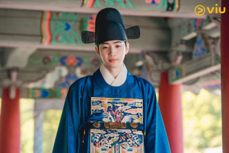 李俊昊在《衣袖紅鑲邊》飾演將國家置於愛情之上的帝王李祘。