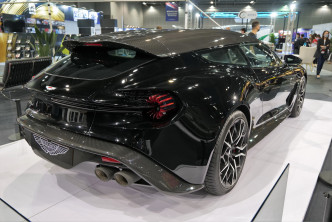 Aston Martain Vanquish Zagato全球限量99辆，香港只此一辆Shooting Brake版本，未连税身价达650万元。
