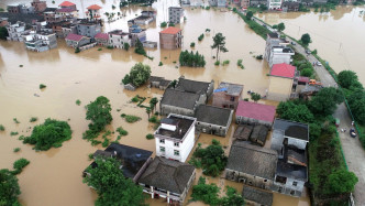 長江流域暴雨，導致洪災。網圖