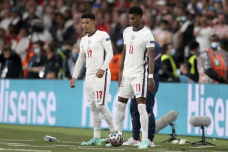 欧国杯决赛，查顿辛祖(左)及拉舒福特未能帮助英格兰扭转形势。 AP