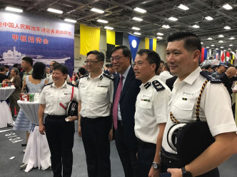 梁君彥表示，遼寧艦是中國海軍現代化的象徵，感到緊張、期待。