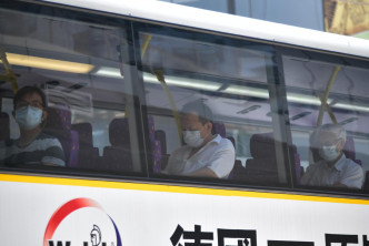 市民乘搭公共交通工具均有戴上口罩。