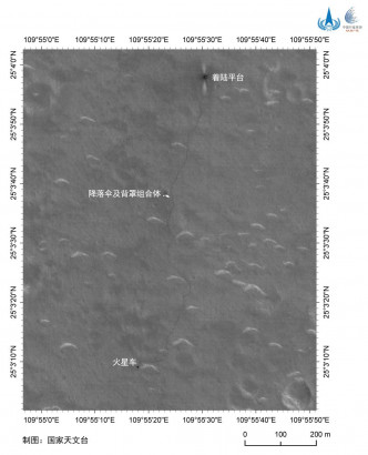 环绕器拍摄火星车行驶轨迹。国家航天局图片