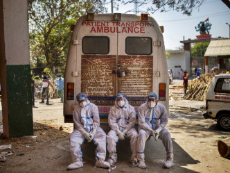印度受新冠肺炎蹂躏，人民水深火热。AP图片